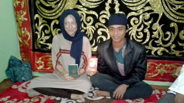 4 Cowok Hitam Manis Indonesia yang Sukses Menaklukan Hati Para Bule Cantik, Duh Apa Rahasianya? 7