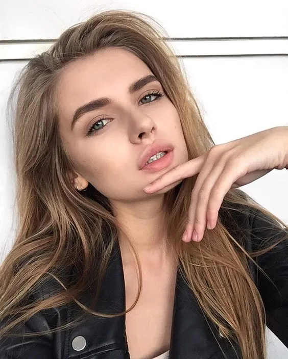 Buang Jauh-jauh Gaya Foto yang Biasa. Contek 9 Tips Selfie Ini, Membuat Fotomu Naik Kelas! 19