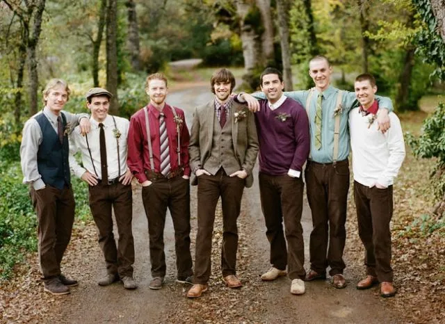 11 Kostum Berbeda Groomsmen di Hari Pernikahanmu Nanti. Seragam Tak Berarti Harus Sama, 'Kan? 12