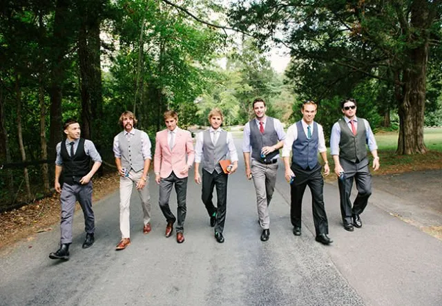 11 Kostum Berbeda Groomsmen di Hari Pernikahanmu Nanti. Seragam Tak Berarti Harus Sama, 'Kan? 20