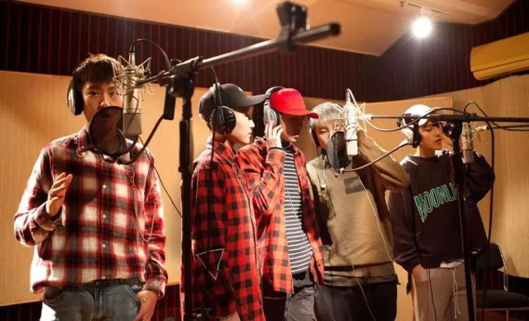 FFC-Acrush Ini Boyband Paling Membingungkan. Isinya Cewek Semua… Tapi Kok Boyband? Kok Ganteng? 8