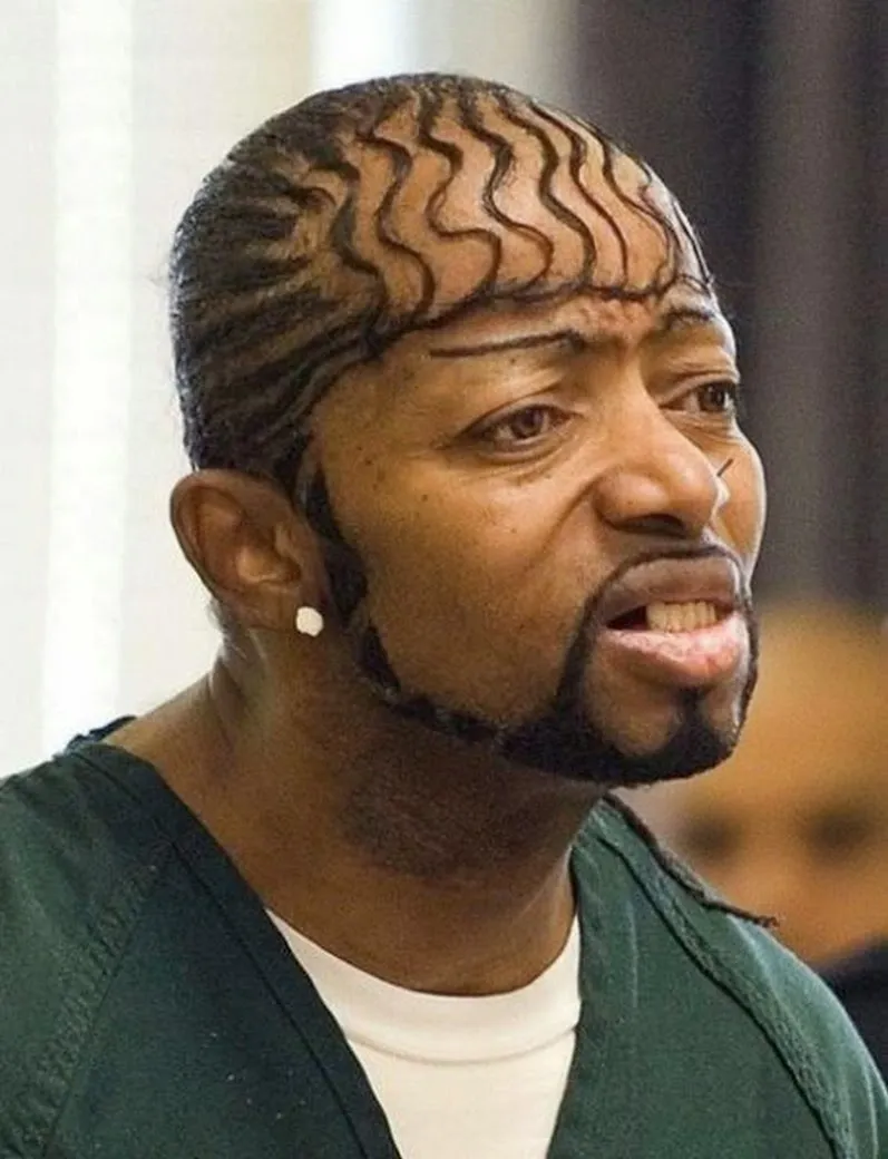 Ingin Tampil Beda, 10 Gaya Rambut Cowok Ini Malah Bikin Ngakak. Nomor Terakhir Paling Epic Sih! 12