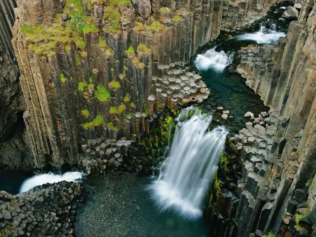 15 Foto Destinasi Aneh dan Ajaib di Muka Bumi. Kok Ada ya Tempat Menakjubkan Seperti Ini? 16