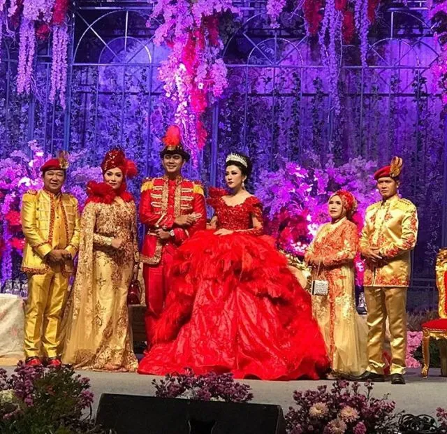 Diakui Oleh Daily Mail, Gaun Pengantin Rancangan Indonesia ini Jadi Gaun Paling Popular di Instagram. Sebagus Apa Sih? 20