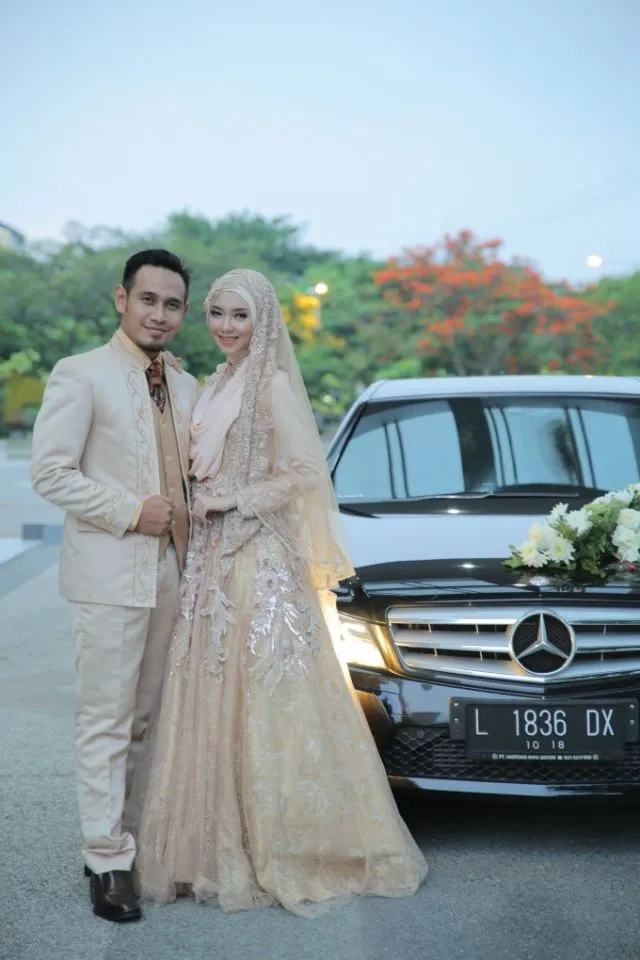 Kamu Berhijab dan Mau Menikah A La Internasional? Intip 14 Gaun Pengantin dari Pernikahan Adik Oki Setiana Dewi yang Mewah, Tapi Tetap Syar'i 26