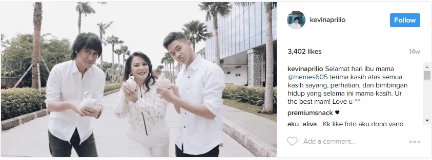 Foto Mesra Ibu-Anak Ini Sering Dikira Pasangan Muda-mudi. Orang Pacaran Mah Kalah Romantis! 10