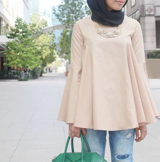 14 Padu Padan Atasan Polos dan Kain untuk Kondangan. Kata Siapa Harus Selalu Kebaya-an? 17