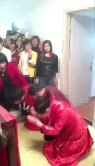 Pria Ini Menjalani Prosesi Nikah dengan 2 Wanita! Keduanya Ikhlas Aja, Soalnya Alasannya So Sweet 3