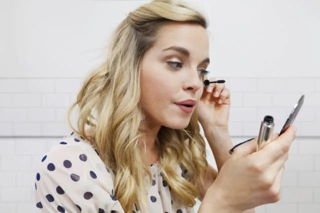 Trik Mengambil Hati Camer dengan 6 Makeup Sederhana. Jangan Lupa Sertakan Tulusnya Hatimu Ya 10