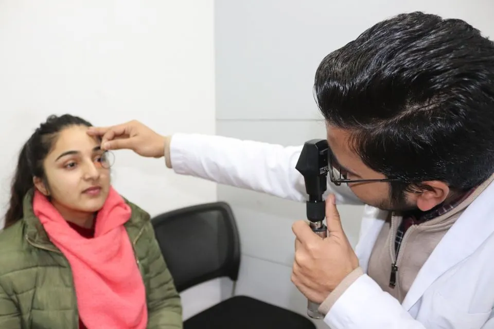 Mengenal Operasi Lasik Mata untuk Menajamkan Penglihatan. Mata Minus, Plus, atau Silinder Bisa 8