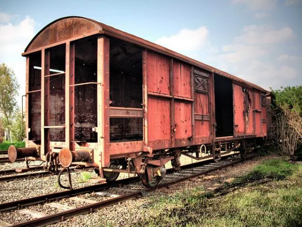 Menelisik Kisah-kisah Misteri di Kampus UI. Mulai dari Kereta Hantu Sampai Perempuan Gantung Diri! 8