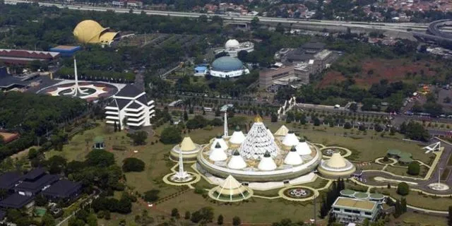 Keindahan TMII dilihat dari udara