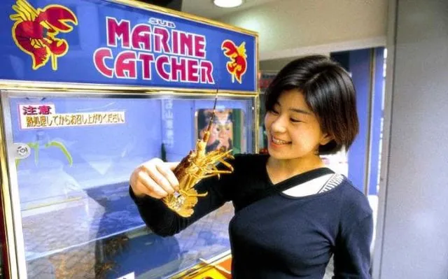 Nggak Cuma Jualan Soda, Semua Dijual Lewat Vending Machine di Jepang. Ini 18 Contoh Paling Gilanya 21