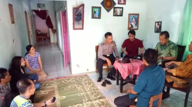 Romantis Abis. Bule Cantik Asal Italia Ini Rela Nabung 2 Tahun Demi Menikahi Kekasihnya di Indonesia! 5