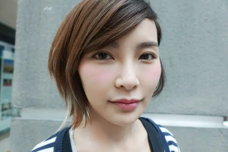 Tren Pakai Blush-on di Bawah Mata A La Cewek Jepang. Hasilnya? Wajahmu Jadi Menggemaskan! 14