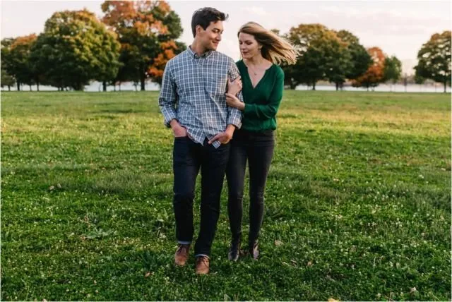 Rasanya Punya Pacar Cuek dan Kalian Lagi LDR-an. Nyebelin tapi Udah Terlanjur Sayang 22
