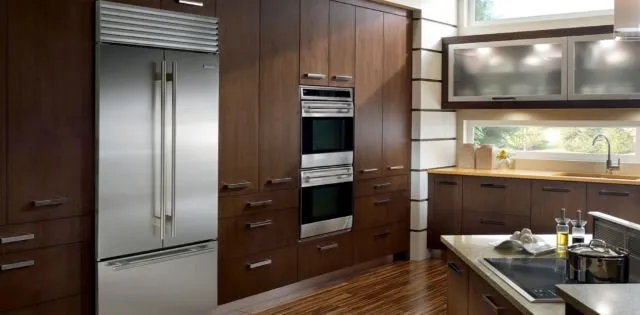 Ada Surga di Balik Pintu, 13 Inspirasi Kulkas Tersembunyi Ini Cocok Diterapkan untuk Rumah Mungilmu 14