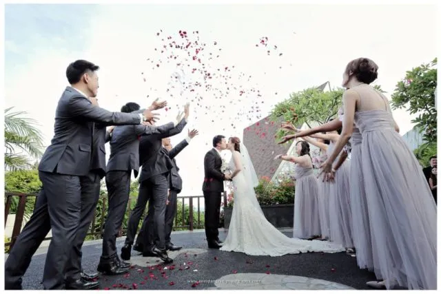 Ide Pose Cantik Saat Foto Bareng Bridesmaids Ini Bisa Kamu Tiru, Demi Album Kenangan Momen Bahagiamu 50