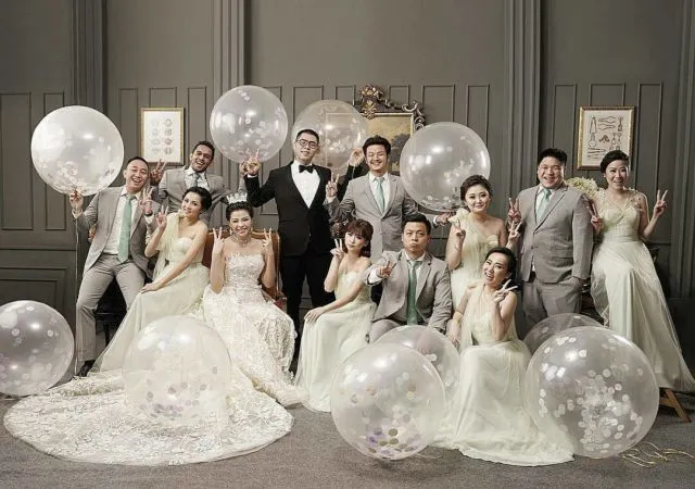 Ide Pose Cantik Saat Foto Bareng Bridesmaids Ini Bisa Kamu Tiru, Demi Album Kenangan Momen Bahagiamu 56