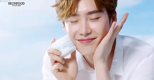 Cowok Korea Ternyata Lebih Pede Kalau Pakai Make Up. Untung Cowok Indonesia Nggak Butuh Itu! 9