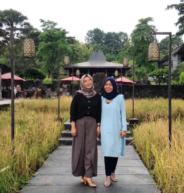 Walau Nggak Beli Baju Baru, 9 Mix & Match Baju Lamamu Ini Tetap Kece Dipake Buat Lebaran 15