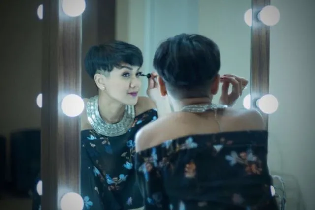 Kalau Lihat 8 Artis Ini, Kamu Jadi Galau Mau Potong Rambut atau Nggak 21
