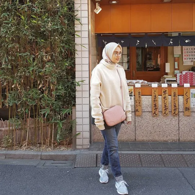 9 Style Hijab Warna Pastel Buat Sambut Ramadhan. Hayo, Kamu Suka yang Mana? 17