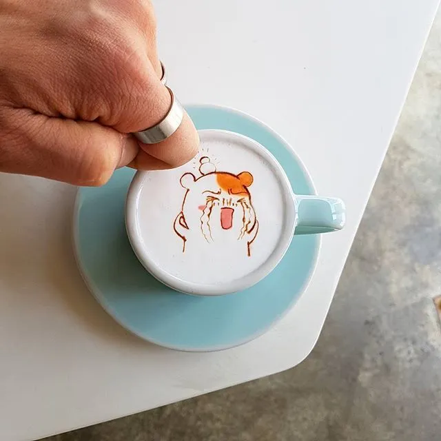 Beda dari Latte Art Biasa, 9 Kreasi Kopi Ini Memukau Abis! Padahal Ya Cuma dari Buih Susu Diwarnai 18