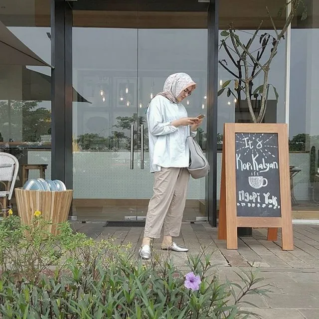 9 Style Hijab Warna Pastel Buat Sambut Ramadhan. Hayo, Kamu Suka yang Mana? 10