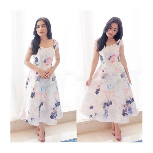 5 Artis yang Kita Benci, Tapi Gayanya (Kita Akui) Cantik Sekali. Siapa Saja Ya? 17