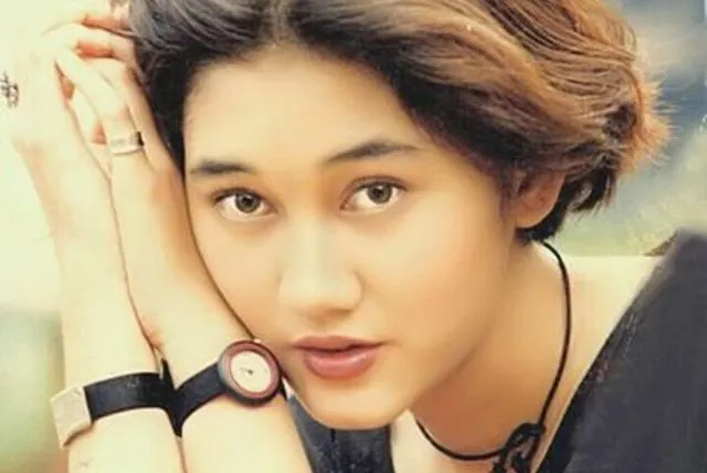 Untuk Ukuran Cewek Zaman Sekarang, 6 Artis Lawas Ini Tetap Sedap Dipandang. Cantiknya Absolut! 11