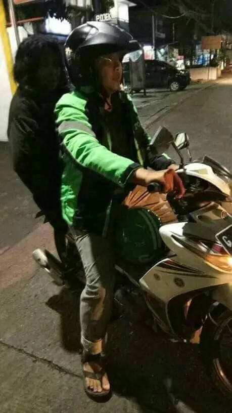 Heboh Penampakan Hantu Ojek Online di Jakarta. Seperti Apa Sosok yang Terekam Kamera? 4