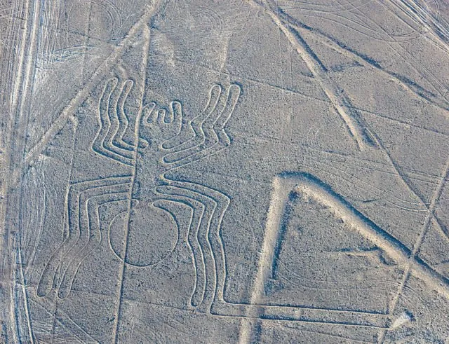Sebelumya Dikira Bukti Alien, 11 Gambar Raksasa yang Penuh Misteri Ini Akhirnya Bisa Dijelaskan! 17