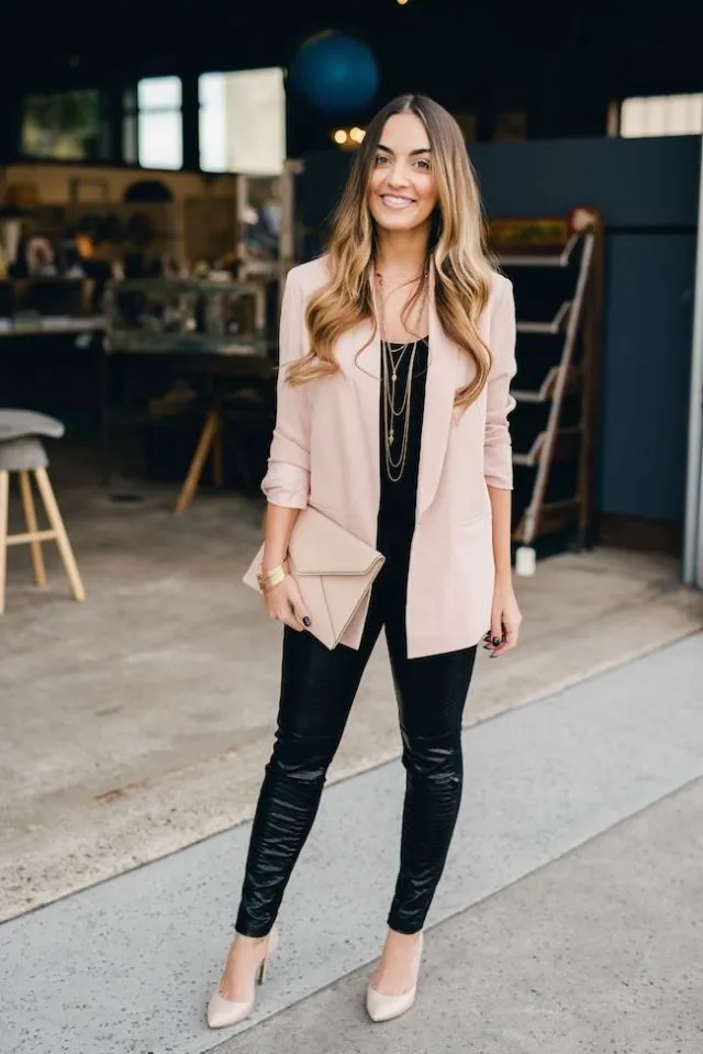 10 Blazer Ceria yang Tak Melulu Hitam dan Serba Formal. Disebut Cewek Elegan Sudah Bukan Lagi Kejutan! 12