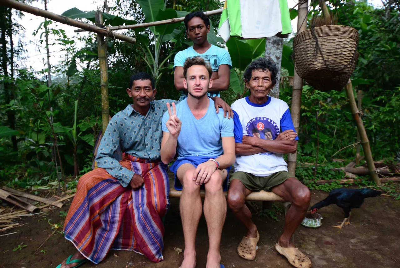 Jangan Gegabah Mengajak Bule Foto Bareng, Belum Tentu Mereka Beneran Senang, Kamu Perlu Lebih Peka 8