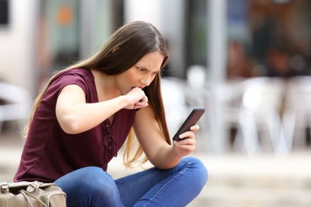 Tulisan Siswi SMA Soal Toleransi Ini Tuai Banyak Pujian. Tapi Oleh Facebook Malah Akunnya Dibekukan 6