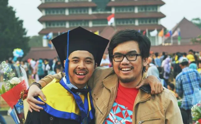 Kumpulan Momen Wisuda Ini Begitu Mengesankan. Yakin Kamu Nggak Ingin Segera Seperti Ini? 15