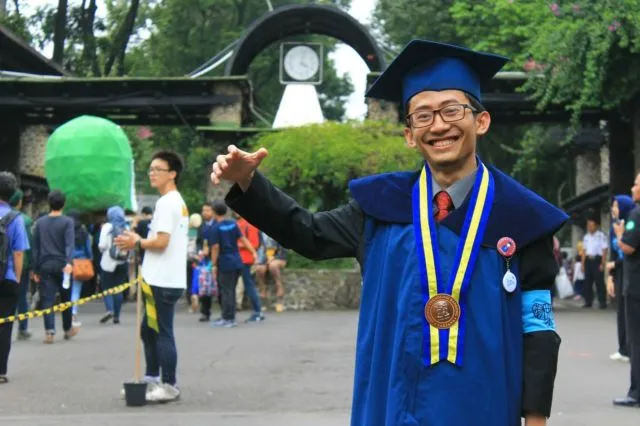 Kumpulan Momen Wisuda Ini Begitu Mengesankan. Yakin Kamu Nggak Ingin Segera Seperti Ini? 21