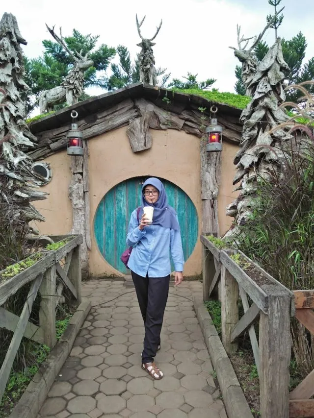 Walau Nggak Beli Baju Baru, 9 Mix & Match Baju Lamamu Ini Tetap Kece Dipake Buat Lebaran 16