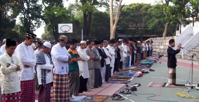 Unik! Penggunaan Sarung Dalam Budaya Lain dan Sejarah Awal Berkembangnya Sarung di Indonesia 8