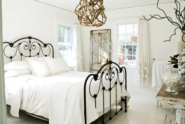 Inspirasi Kamar Tidur dan Bathtub Shabby Chic Menawan yang Terlalu Seru untuk Dilewatkan 17