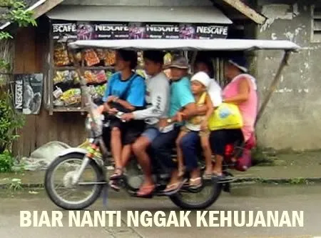 18 Keajaiban yang Cuma Bisa Kamu Temukan di Jalanan Ketika Mudik, Muat Nggak Muat Harus Berangkat! 21