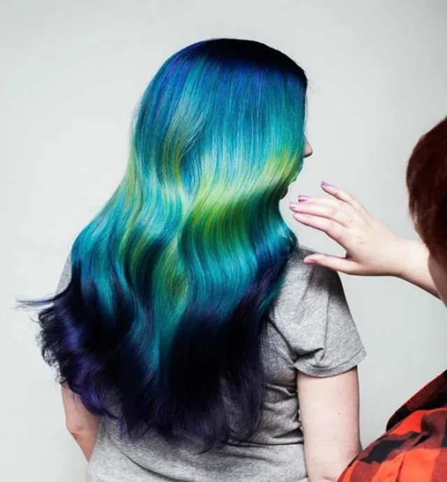 Shine Line, Tren Warna Rambut Terbaru Ala Unicorn yang Viral di Instagram. Kamu Mau Coba? 11