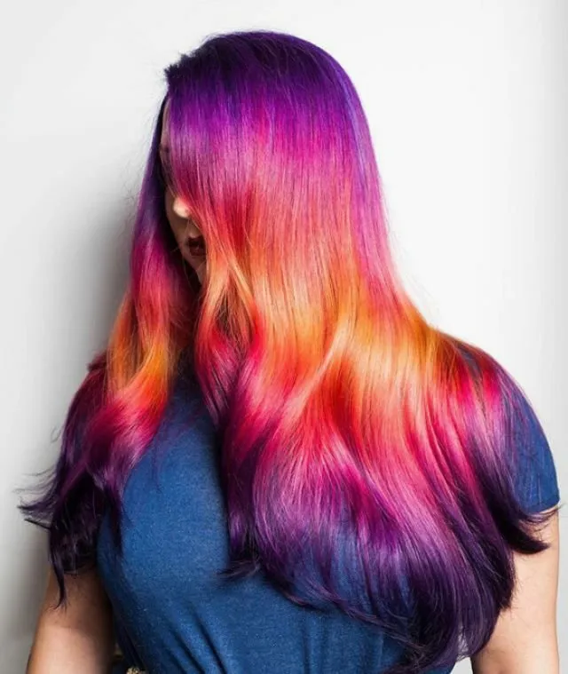 Shine Line, Tren Warna Rambut Terbaru Ala Unicorn yang Viral di Instagram. Kamu Mau Coba? 12