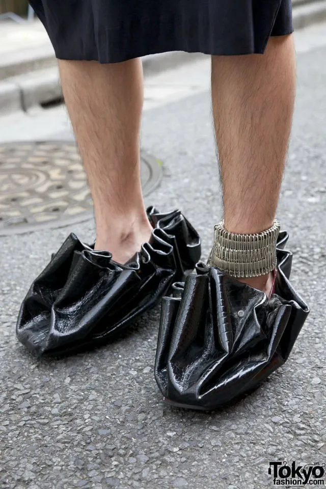 11 Desain Sepatu Ini Asli Unik, Siapapun yang Memakainya Bakal Terlihat Nyentrik 20