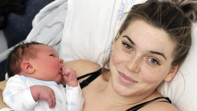 7 Kalimat yang Nggak Boleh Kamu Ucapkan Ke Mama Muda yang Baru Lahiran. Jaga Perasaannya Ya! 10