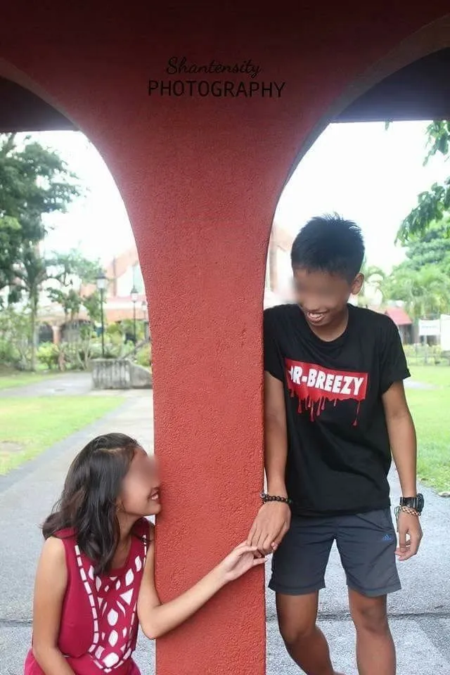 Dua Bocah Ini Berfoto-foto Mesra Mirip Sesi Foto Pre-wed, Miris, Nggak Risih Apa Ya Fotografernya? 14