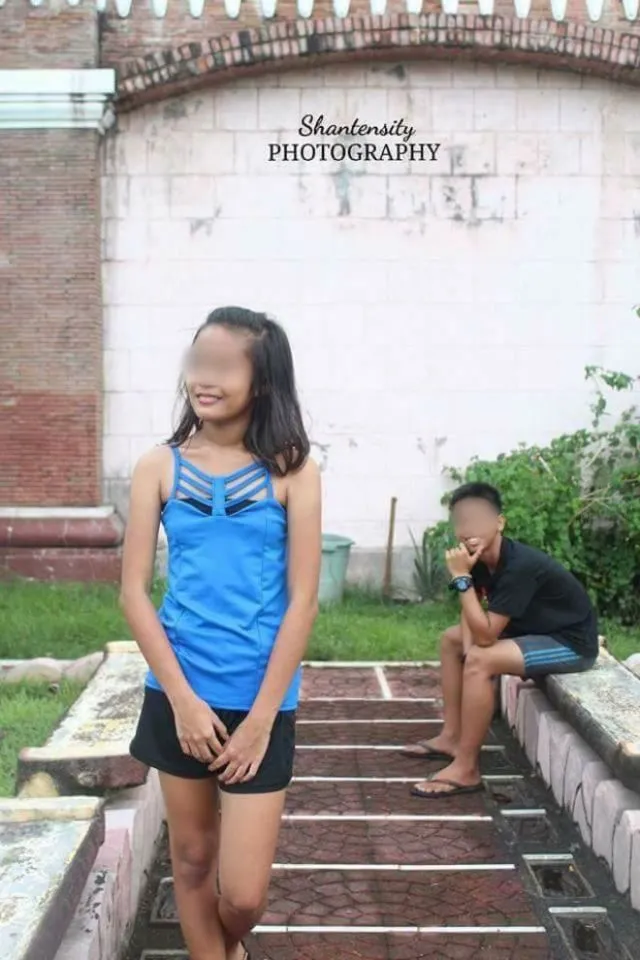 Dua Bocah Ini Berfoto-foto Mesra Mirip Sesi Foto Pre-wed, Miris, Nggak Risih Apa Ya Fotografernya? 12