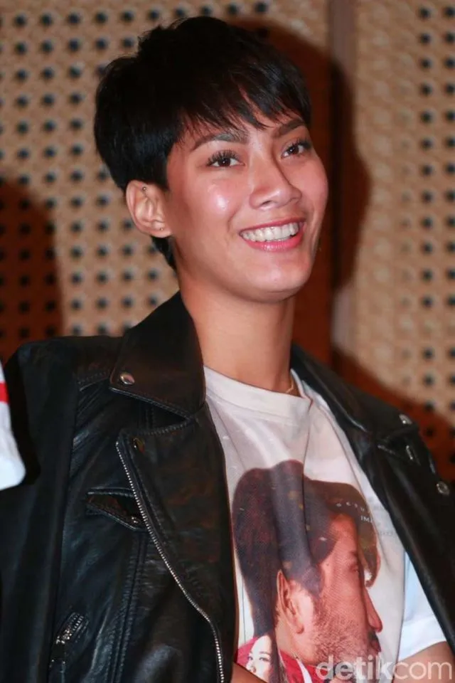 Kalau Lihat 8 Artis Ini, Kamu Jadi Galau Mau Potong Rambut atau Nggak 18
