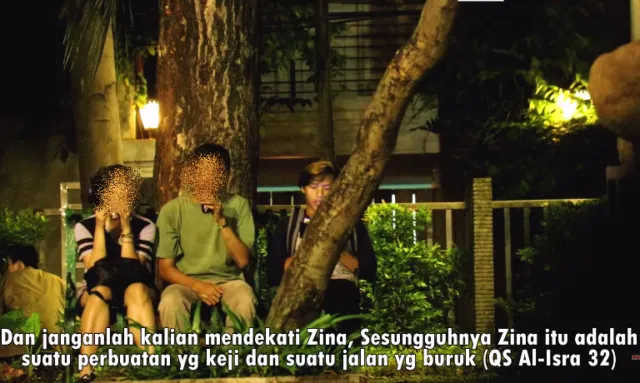 Simak Yuk Proyek Iseng Sekalian Dakwah Youtuber Ini: Baca Surat Al-Isra di Dekat Orang Lagi Pacaran! 5